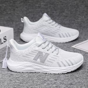 Light weight shoe